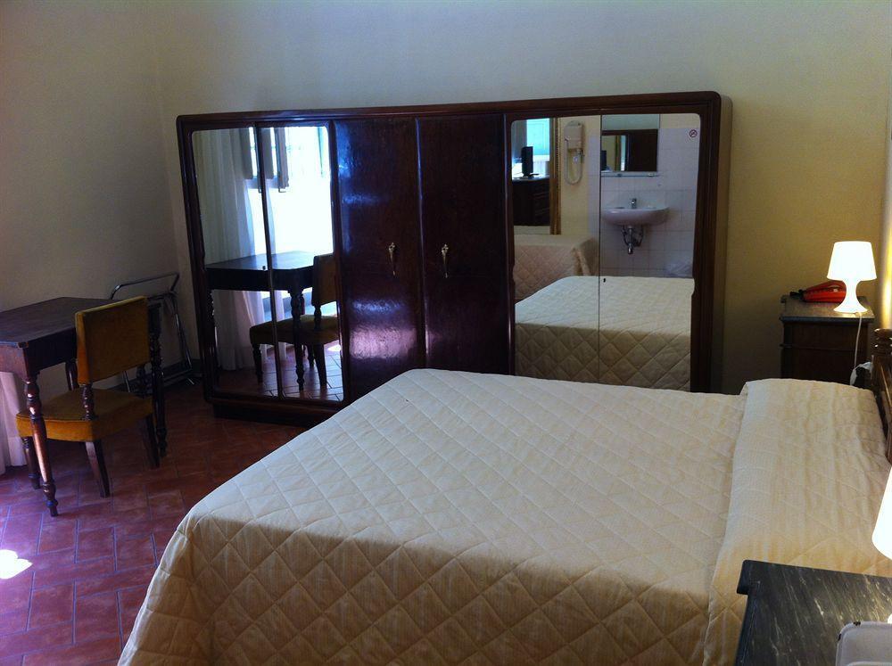 Hotel Crocini Firenze Kültér fotó